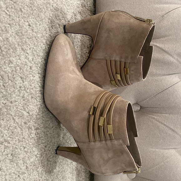 Bella Vita Almond Booties sz 12 - Picture 3 of 5